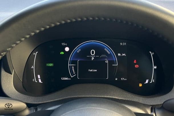 2025 Toyota Yaris SX Hybrid in Grey