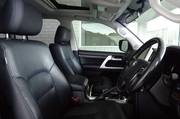 2017 Toyota Landcruiser VX in Silver
