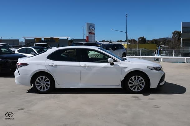 2021 Toyota Camry Ascent Sport in White