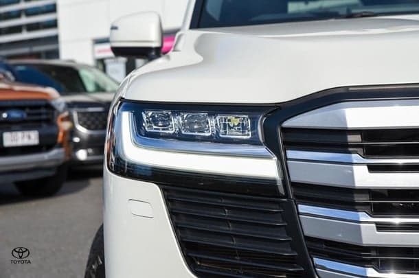 2022 Toyota Landcruiser VX in White