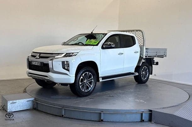 2022 Mitsubishi Triton GLX-R in White