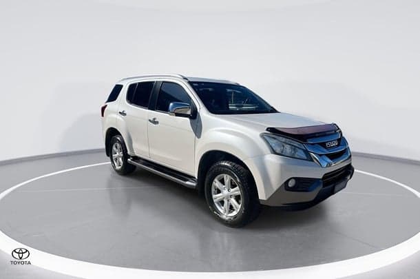 2016 Isuzu MU-X LS-T in White