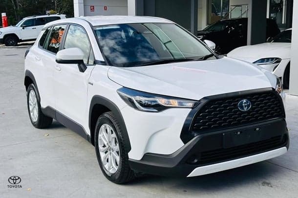 2023 Toyota Corolla Cross GX in White
