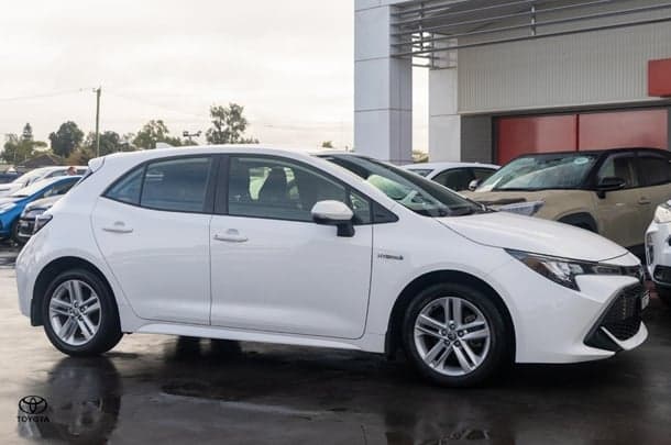 2021 Toyota Corolla Ascent Sport Hybrid in White