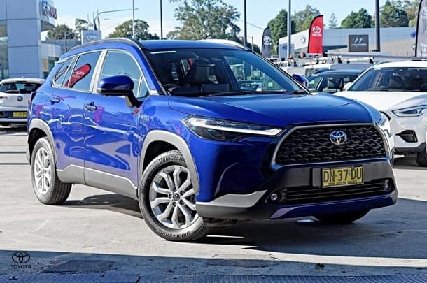 2025 Toyota Corolla Cross GXL in Blue