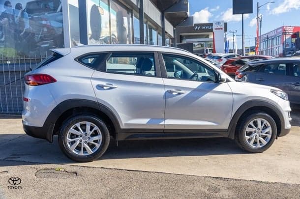2019 Hyundai Tucson Active in Platinum Silver