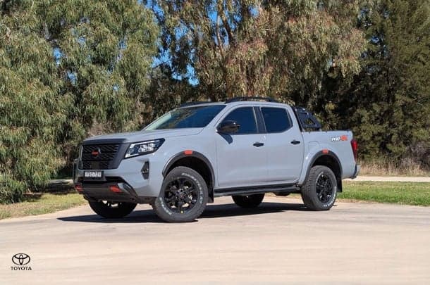 2023 Nissan Navara PRO-4X in Grey