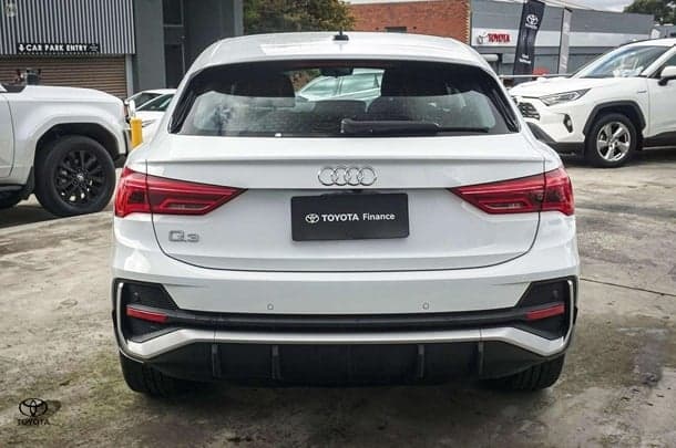 2024 Audi Q3 35 TFSI S line in White