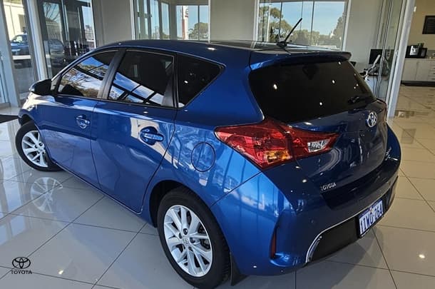 2013 Toyota Corolla Ascent Sport in Blue