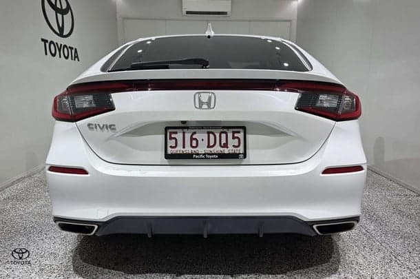 2021 Honda Civic VTi LX in White