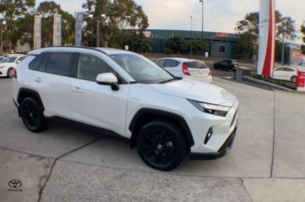 2023 Toyota RAV4 GXL-2WD in White