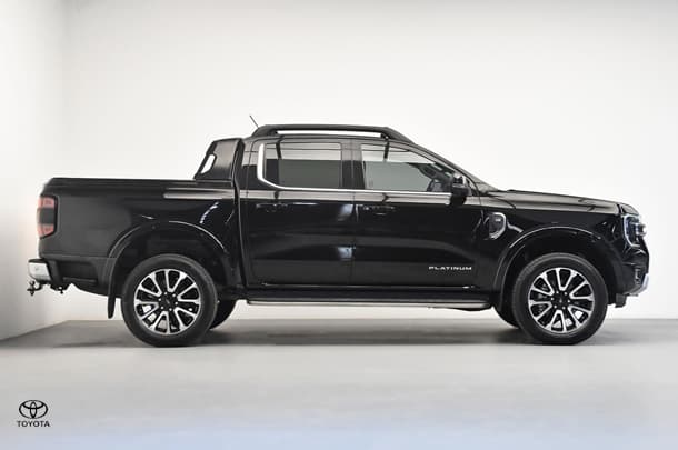 2023 Ford Ranger Platinum in Black