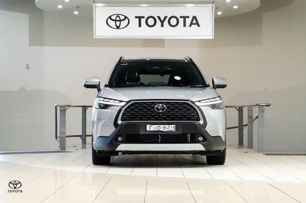 2024 Toyota Corolla Cross Atmos in Silver
