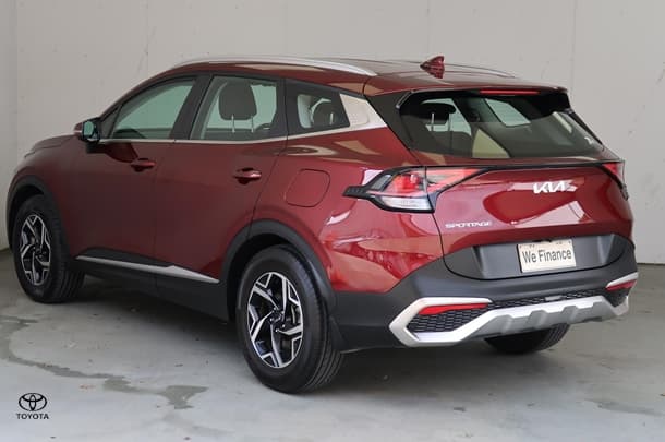 2022 Kia Sportage S in Red