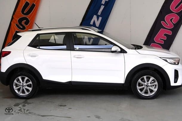 2024 Kia Stonic S in White