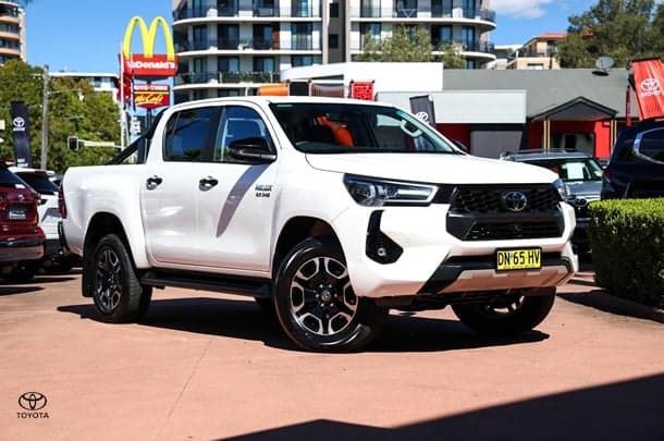 2025 Toyota Hilux SR5 in White