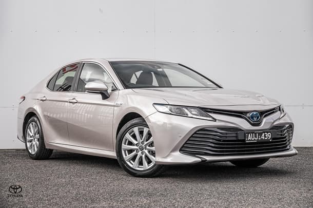 2018 Toyota Camry Ascent in Brown