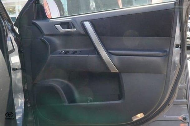 2013 Toyota Kluger KX-R in Grey