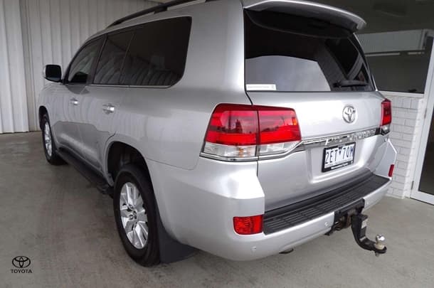 2017 Toyota Landcruiser VX in Silver