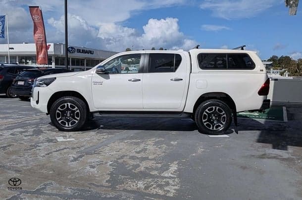 2021 Toyota Hilux SR5 in White