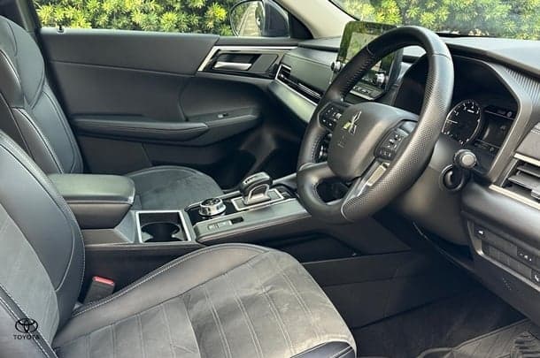2023 Mitsubishi Outlander Aspire in Black