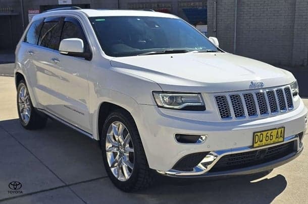 2013 Jeep Grand Cherokee Summit in White
