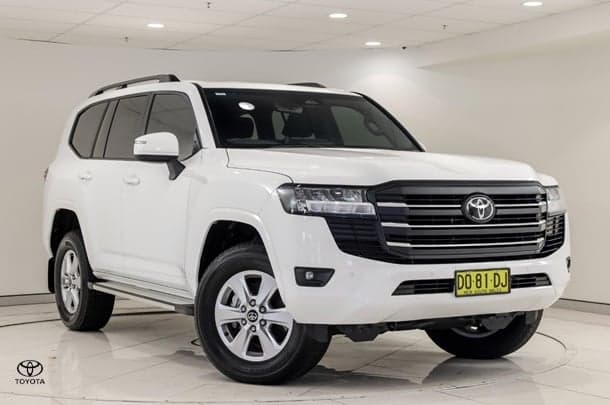 2025 Toyota Landcruiser GXL in White