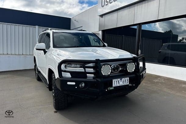 2022 Toyota Landcruiser VX in White