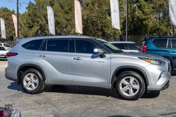 2022 Toyota Kluger GX in Silver