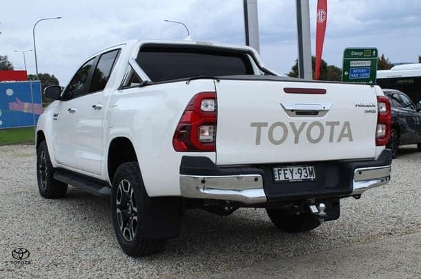 2023 Toyota Hilux SR5 in White