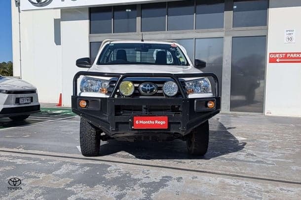 2020 Toyota Hilux SR in White
