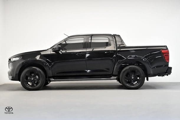 2023 Mazda BT-50 SP in Black