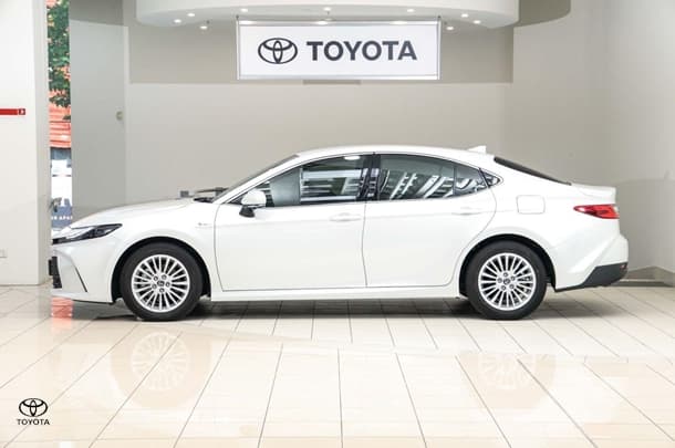 2025 Toyota Camry Ascent Sport in White