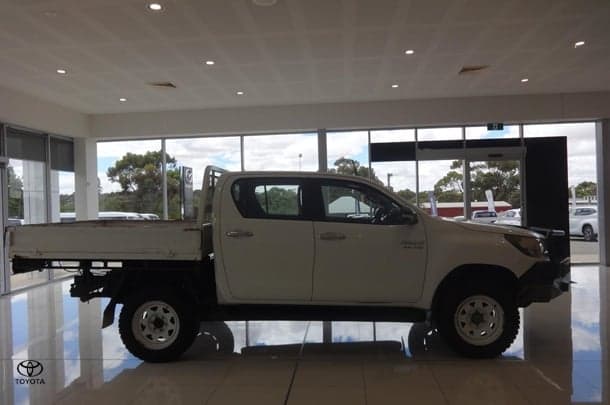 2016 Toyota Hilux SR in White