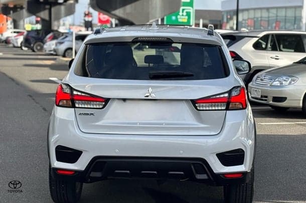 2022 Mitsubishi ASX LS in White