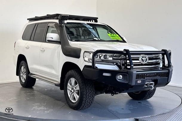 2020 Toyota Landcruiser GXL in White