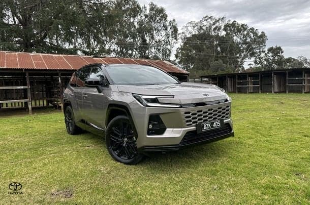 2026 Toyota RAV4 XSE in Bronze
