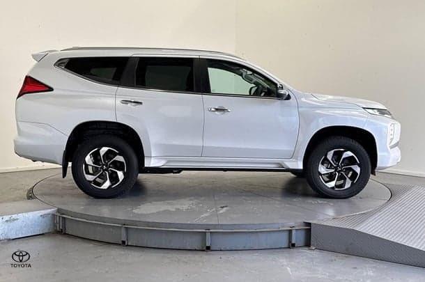 2024 Mitsubishi Pajero Sport GLS in White
