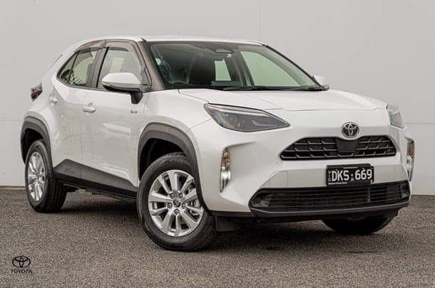 2024 Toyota Yaris Cross GX in White