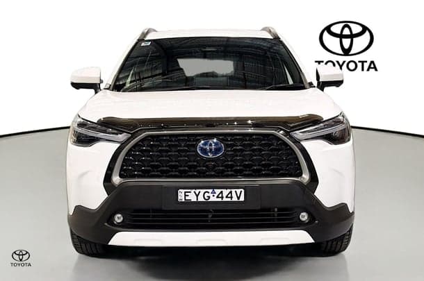 2022 Toyota Corolla Cross GXL in White