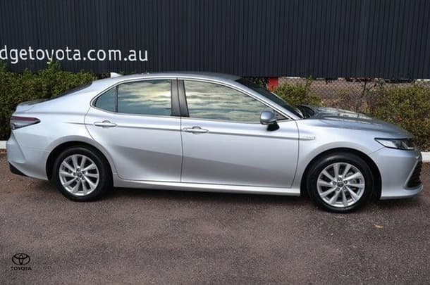 2021 Toyota Camry Ascent in Silver