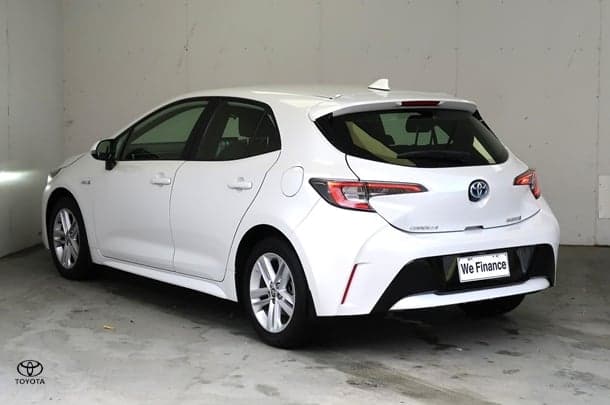 2021 Toyota Corolla Ascent Sport Hybrid in White