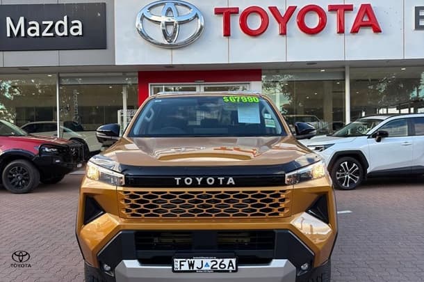 2025 Toyota Hilux SR 48V in Yellow