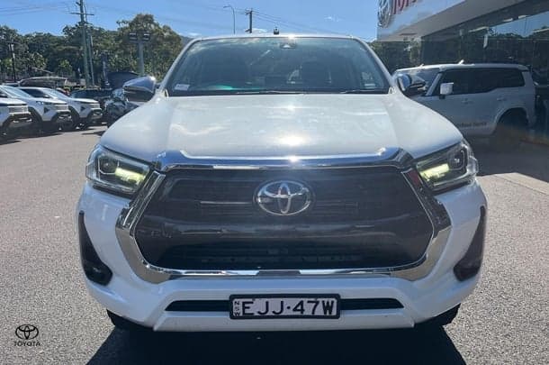 2020 Toyota Hilux SR5 in White