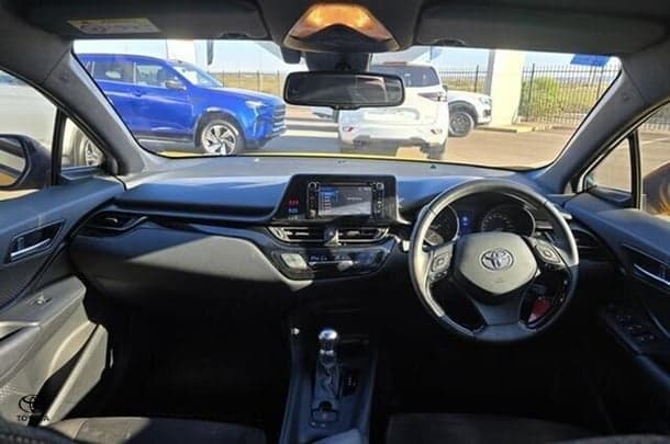 2018 Toyota C-HR Base in Yellow