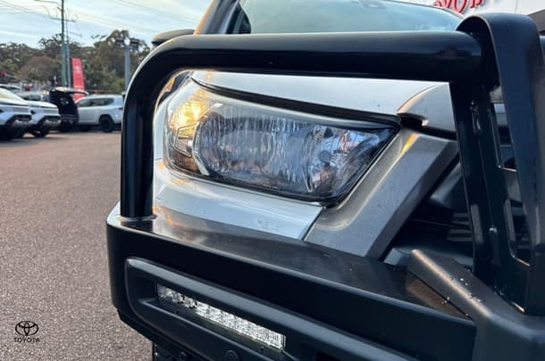2022 Toyota Hilux SR in White