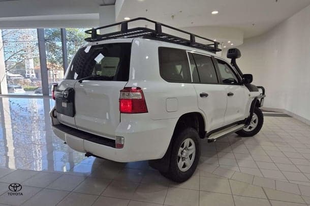 2021 Toyota Landcruiser GX in White