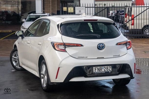 2021 Toyota Corolla Ascent Sport Hybrid in White