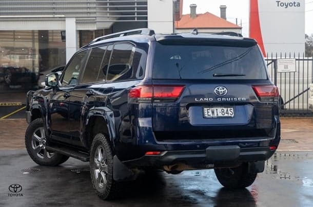 2022 Toyota Landcruiser VX in Blue