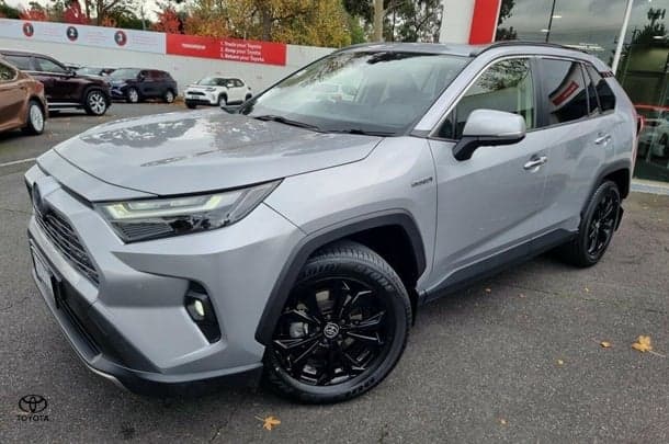2023 Toyota RAV4 Cruiser in Silver